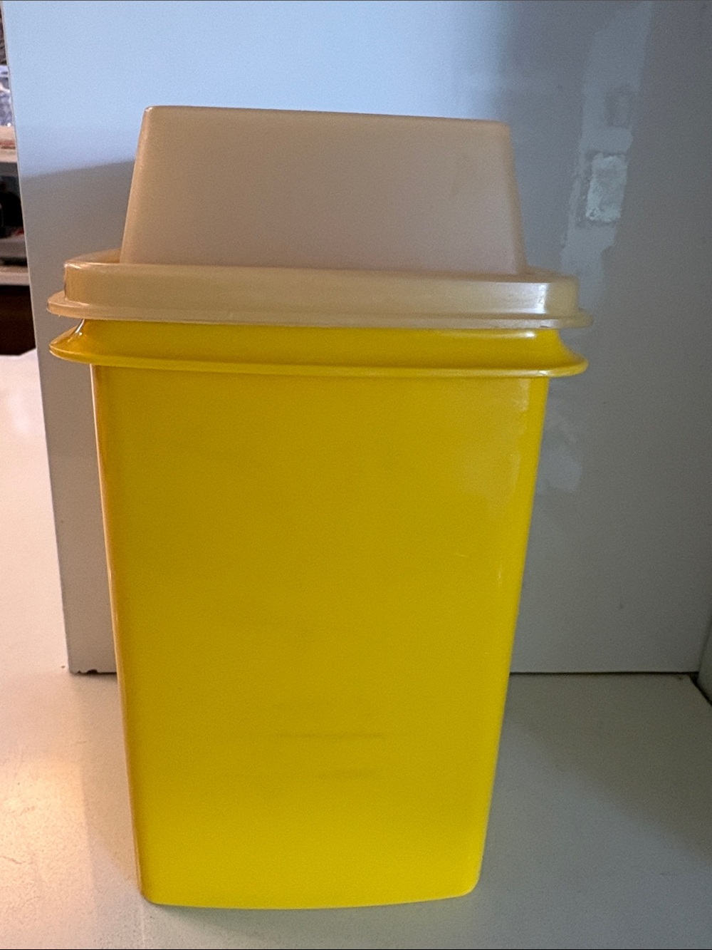 Vintage Tupperware Pick-A-Deli Container Pickle Holder